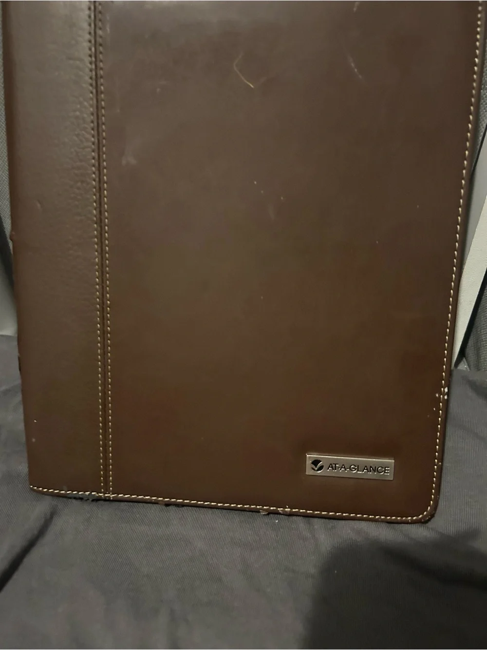 At-a-glance zippered Brown Leather-Look Notebook Folio